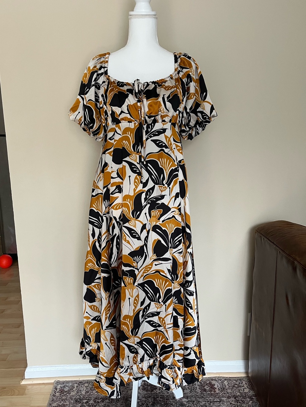 entro Mustard, Black & White Floral Puff-Sleeve Maxi Dress